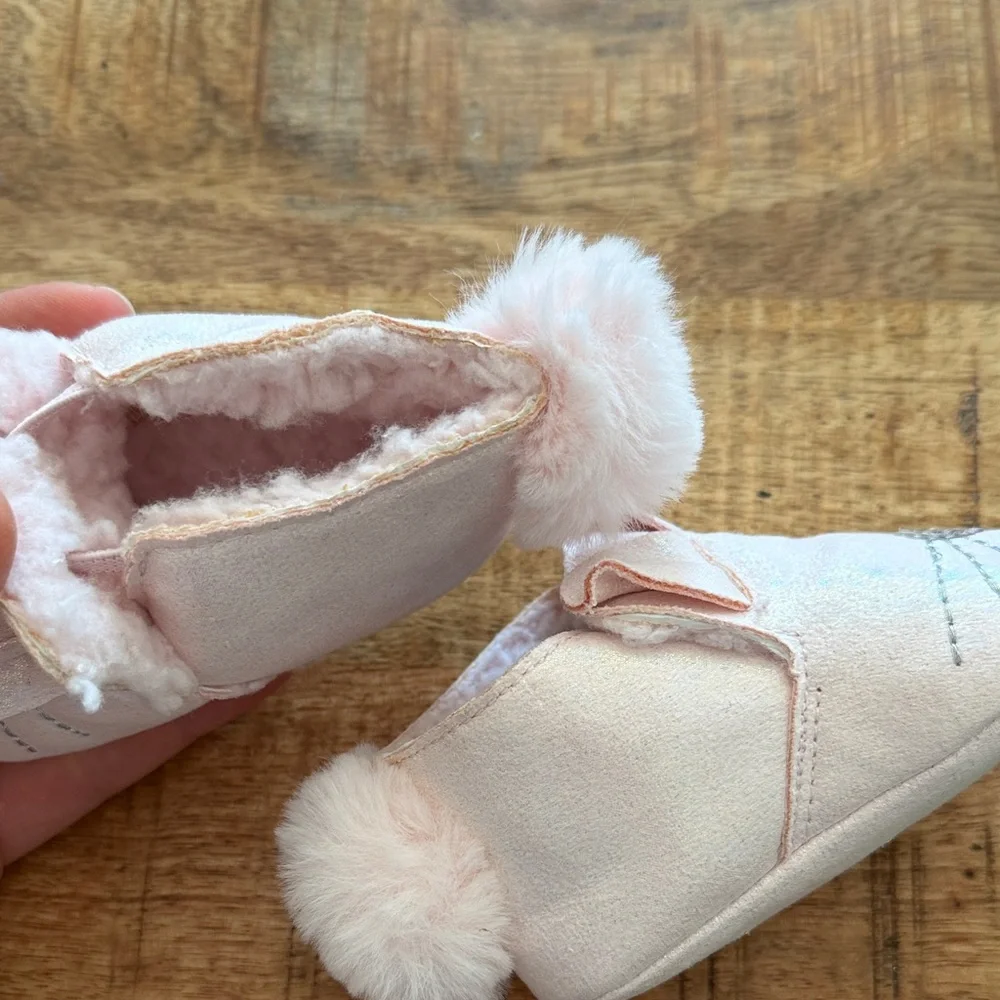 Bunny Moccasins NWOT